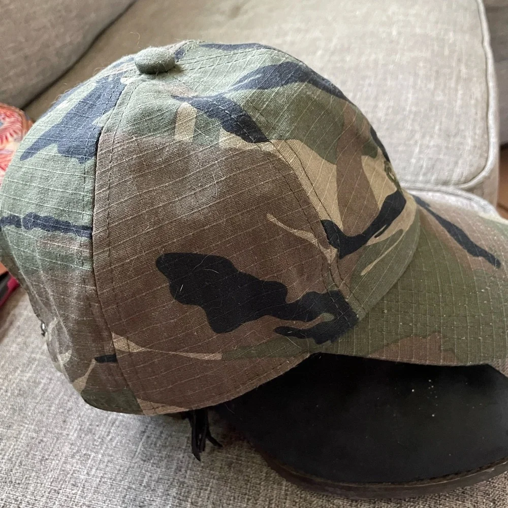 Gap Army Camouflage green buckle strap back embroidered logo trucker cap hat